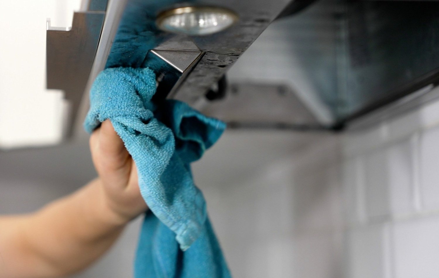 Dampkapreiniging voor professionele keukens